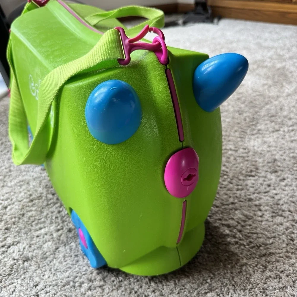 Trunki Suitcase Melissa & Doug Kids Ride On Wheeled Luggage Green w/ Blue Wheels